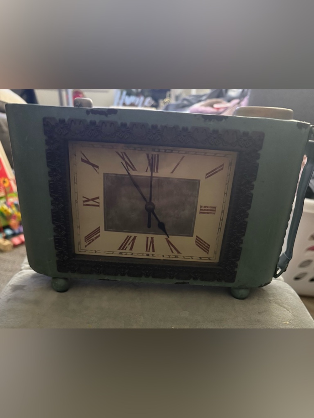 Vintage-Style Rectangular Mantel Clock in Sage Green T22
